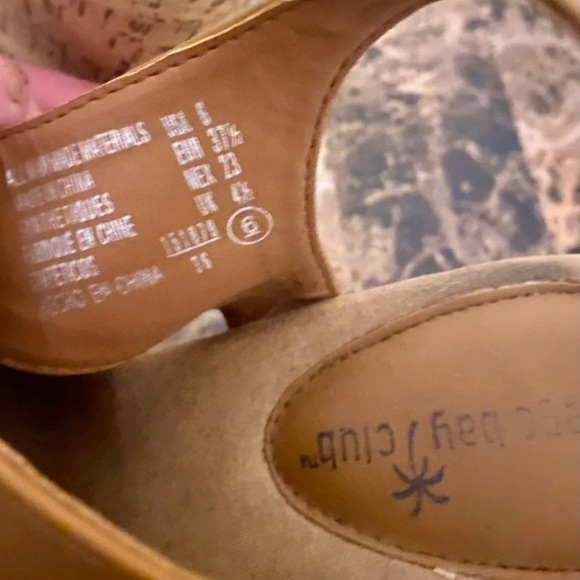 Sandals - Picture 4 of 5